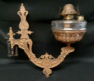 Antique Cast Iron Wall Mount Oil Lamp Holder Hanging Arm Complete W/ Oil Lamp