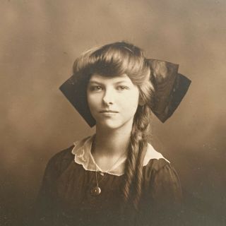 Antique Tri - Fold Photograph Cabinet Card Beautfiul Teen Girl Bow Allentown,  Pa