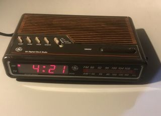 Vintage•ge 7 - 4612b•am/fm•alarm Clock Radio•digital•led•general Electric•tested