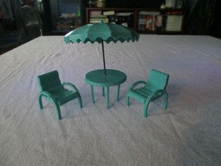 Vintage Mpc Plastic Dollhouse Furniture: Patio Table W /umbrella And Chairs