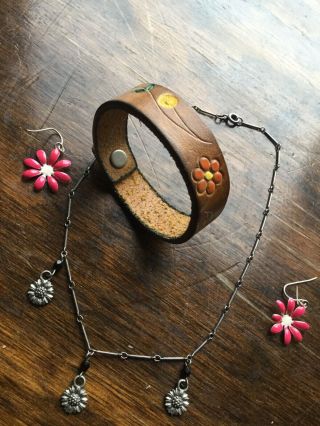 Daisy Floral Necklace Antiqued Silver Tone Choker Earrings And Leather Bracelet