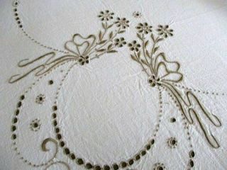 ANTIQUE MADEIRA TABLECLOTH - HAND EMBROIDERED FLOWERS - LINEN 2