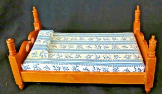 1:12 Dollhouse Miniatures Wooden Vintage Style 4 - Poster Bed W/bedding