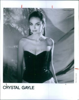 Vintage Country Music Singer Songwriter Crystal Gayle Music Promo Photo 8x10