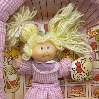 CABBAGE PATCH KIDS Pin - Up Mini CANDI JILLY and her Sweet Shop 1983 Vintage Doll 2