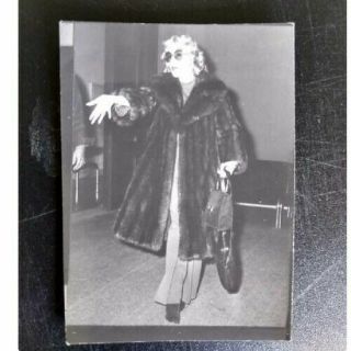 Very Rare Vintage Contract Photo Of Marilyn Monroe Wearing Fur Coat