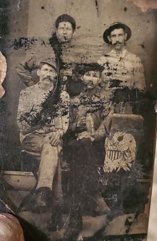 Rare Civil War Tintype.  4 Union Soldiers In Uniform.  Battle Flag Draped On Chair