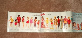 Vintage BARBIE “The Lively World of Barbie” Fashion Booklet 1971 3