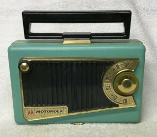 Rare 1955 Motorola Model 56l4a Portable Am Tube Ac Dc Radio - Great