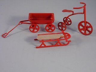 Vintage Dollhouse Miniatures 1:12 Scale Metal Red Wagon Tricycle Sled Toys Soo1