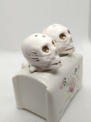 Vintage,  Ceramic,  Skull Nodders Salt & Pepper Shakers Rose Japan Halloween RARe 3