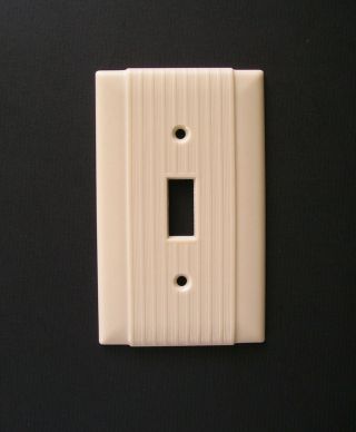 Vintage Uniline Bakelite Single Toggle Wall Light Switch Plate Cover Ivory 1940s