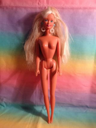 Vintage 1976 Mattel Barbie Doll Blonde Hair Blue Eyes White / Blue Earrings