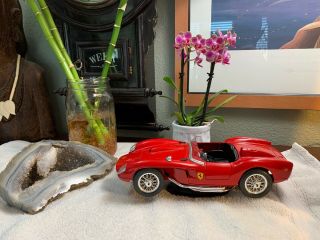 Burago 1/18 Scale Model Car 3007 - 1957 Ferrari 250 Testa Rossa Red,  Box Rare