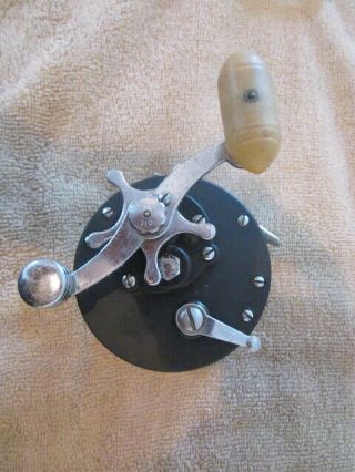 Vintage Penn Delmar 285 Fishing Reel - - Needs Oil And Some Cleaning.