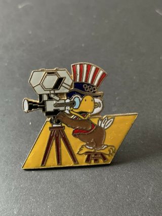 Very Rare La 1984 Olympics Pin Badge Sam Mascot Cameraman Tv Media Los Angeles