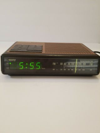 Vintage Magnavox D3670/17 Fm - Am Radio Digital Clock - Dual Alarms/tested -
