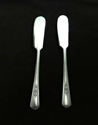 2 Vintage Wm.  Rogers I/s Butter/cheese Knives Desire Pattern 6 1/4 " 1940
