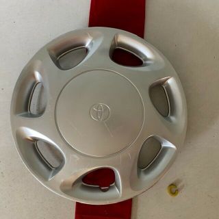 C (1) Rare 1995 - 97 Toyota Corolla Silver Hubcap Wheel Cover 42602 - 02050