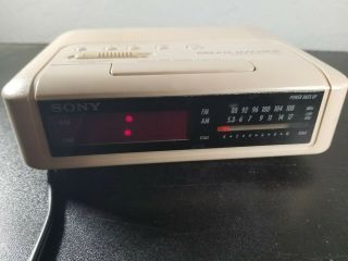 Sony Dream Machine Am Fm Alarm Led Clock Radio Model Icf - C240 Please Read