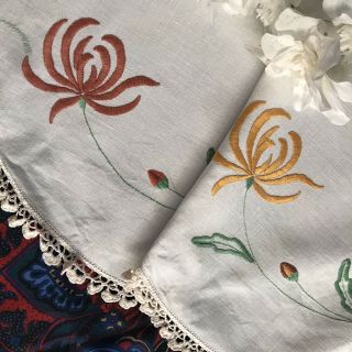 Vintage Linen Chrysanthemum Hand Embroidered Tablecloth Art Deco