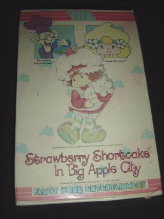 Strawberry Shortcake In Big Apple City Vhs Rare F.  H.  E Box & Red Clam Shell 1982