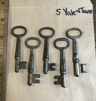 5 Old Vintage Yale & Towne Door Lock Skeleton Keys 22 28 35 44 Mortise Antique 5