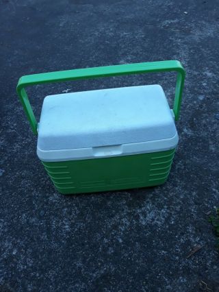 Rare Lunchbox.  Rubbermaid Model 2901.  Lime Green.