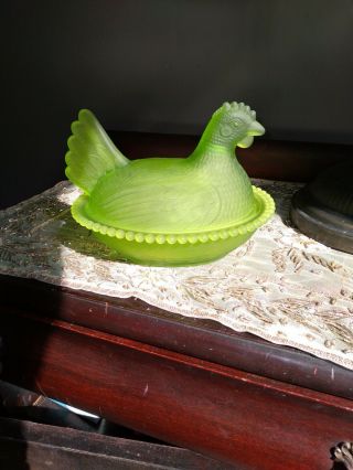 Rare Satin Lime Green Hen On Nest Indiana Glass 2891 W/o Box Covered Candy Dish