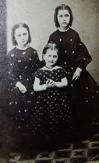 Antique Cw Era Cdv Photo 3 Little Girls In Lovely Calico Hoop Dresses