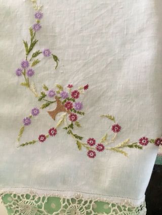 Vintage White Cotton Tablecloth Hand Embroidered Flowers &hand Lace