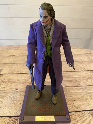 Hot Toys Dx11 The Dark Knight 1/6 Scale Joker 2.  0 Action Figure