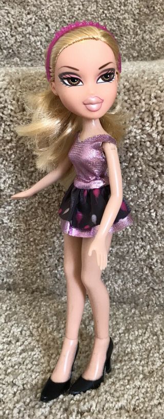 Vintage Bratz Doll Cloe In Bratz Doll Blonde Hair Hazel Eyes Redressed Euc