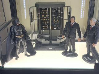 Hot Toys Mms236 Dark Knight Batman Armory W/ Bruce Wayne Alfred Pennyworth