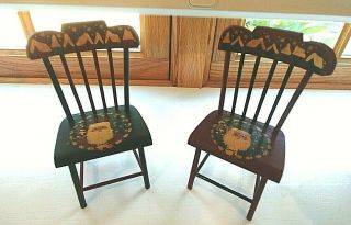 VINTAGE MINIATURE TABLE AND 2 CHAIRS WITH SANTA CLAUS MOTIF 2