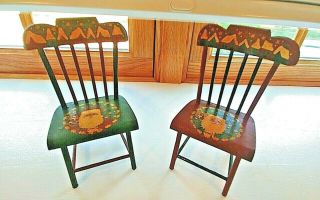 VINTAGE MINIATURE TABLE AND 2 CHAIRS WITH SANTA CLAUS MOTIF 3