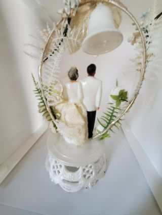 VINTAGE CHALKWARE WEDDING CAKE TOPPER BRIDE AND GROOM WITH FLOWERS 3