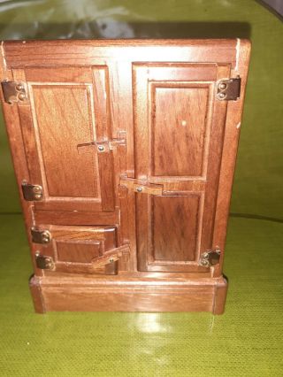 Vintage Dollhouse Wooden Ice Box - Euc - 1:12.  Refrigerator - - Fridge