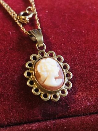 Vintage 9 Ct Yellow Gold Chain & 9 Ct Cameo Pendant Rare Collectable 1960s