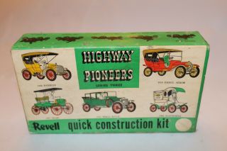 Revell Highway Pioneers 1904 Oldsmobile Olds Truck 1/32 Plastic Model Kit