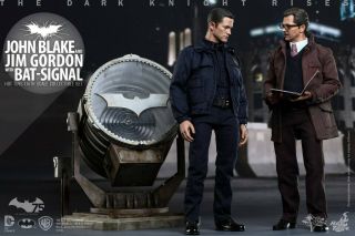 Hot toys The Dark Knight Rider John Blake And Jim Gordan With Bat Signal 2