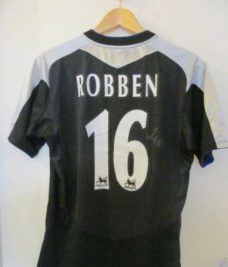 A Rare Chelsea Arjen Robben Signed In Black Shirt 2004/2007 Small Size