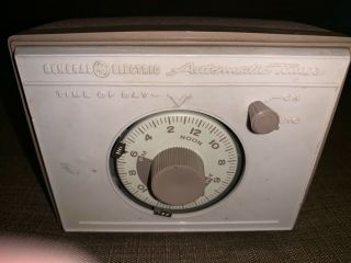 Vintage General Electric Automatic 24 Hour Timer Model 8117 Good