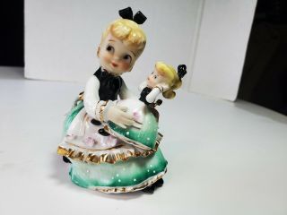 Vtg 1955 Geo Z Lefton Girl With Matching Doll Kw8948 Figurine Gold Trim Rare