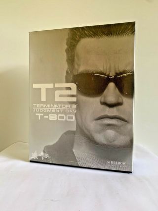 Hot Toys Terminator T2 - T - 800 - Arnold Schwarzenegger 1/6 Scale Action Figure