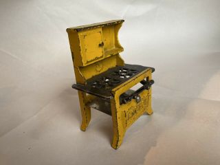 1:12 Dollhouse Miniature Antique Style Cast Metal Yellow Stove