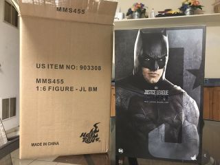 Hot Toys 1/6 Scale Mms 455 Justice League Batman Normal Version [pre Owned]
