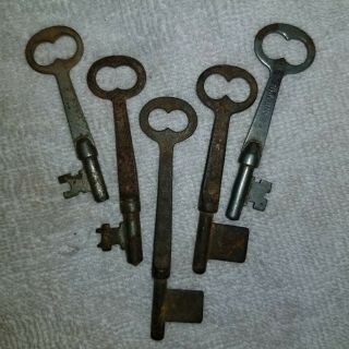 5 Antique Vintage Skeleton Keys Silver Metal Arts And Crafts Old