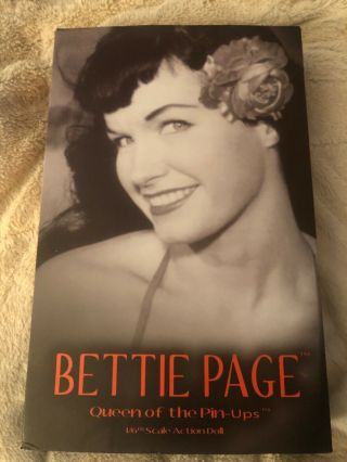 Bettie Page 1:6 Full Scale Phicen Action Doll.  Htf.  Pin - Up Queen Of All Time