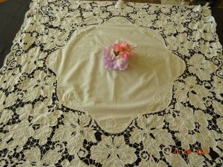 Vintage Embroidered Cutwork White Lace Table Cloth 32 - 33ins
